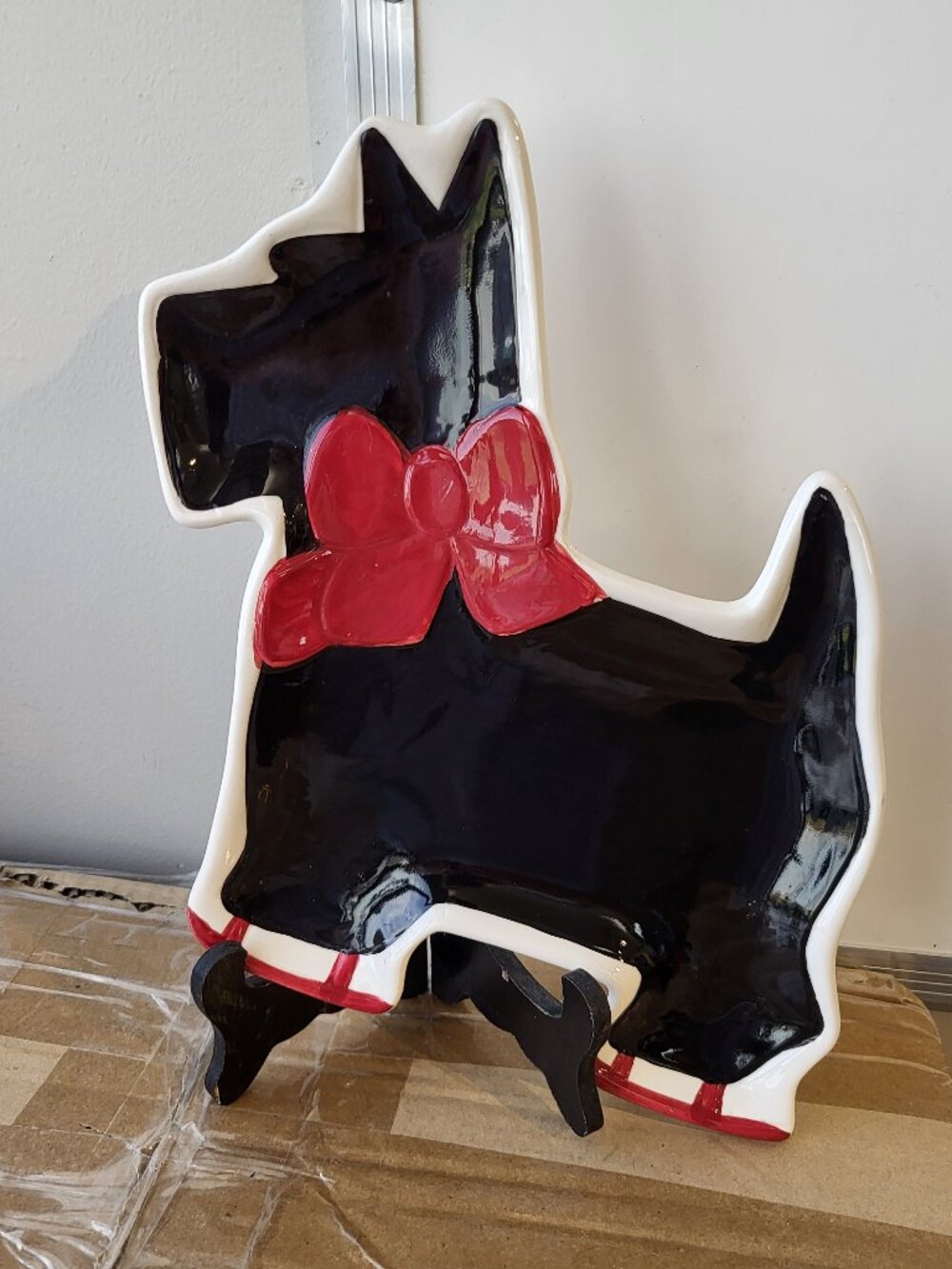 Scotty Dog Plate Tray Black Red Global Design Connections Kate Williams Ceramic